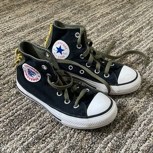 Converse with Dino spikes size US 11